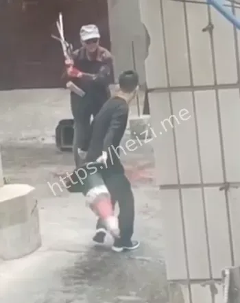暴怒小哥