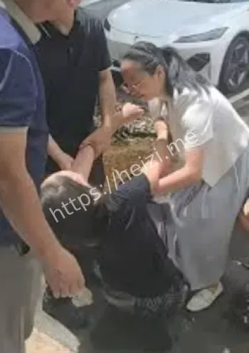 摩托艇快艇相撞