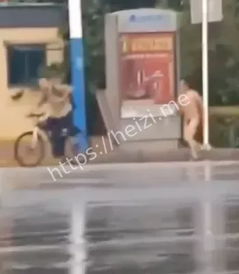 尾随大妈