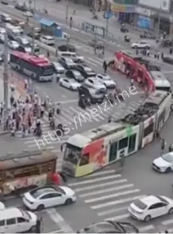 市民推车