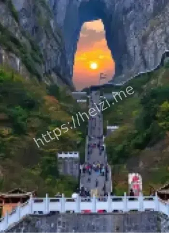 游客滞留空中