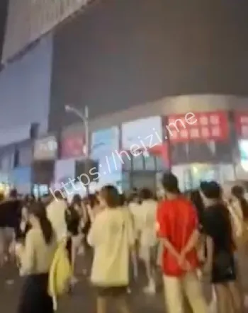 郑州二七广场跳楼