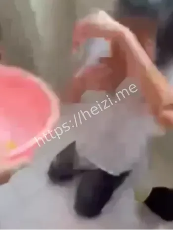 苍梧县女生扇耳光