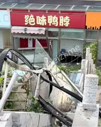 商场负一楼安全隐患