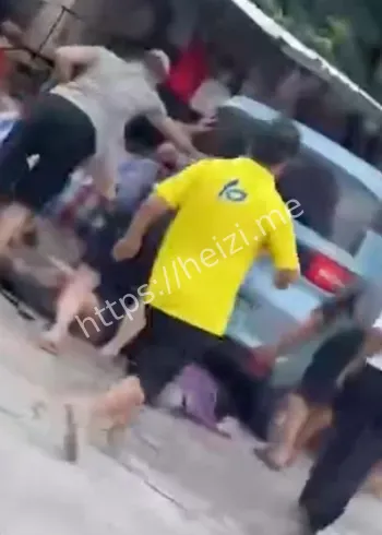 广西钦州菜市场交通事故