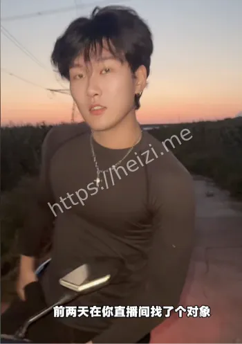 百万粉丝网红反差崩塌