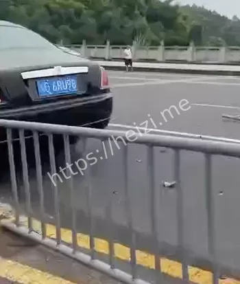小米YU7