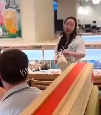 老外劝阻被骂