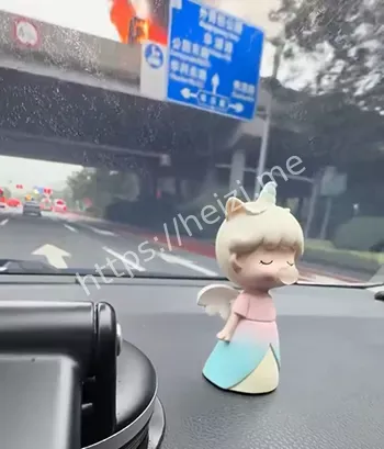 面包车追尾爆炸