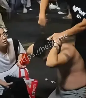 南昌秋水广场持刀捅人事件