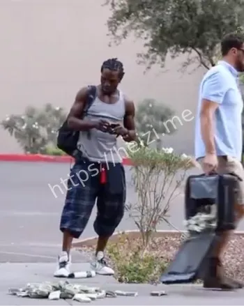 故意丢钱包测中国人素质