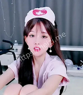 娇小玲珑可爱姐姐