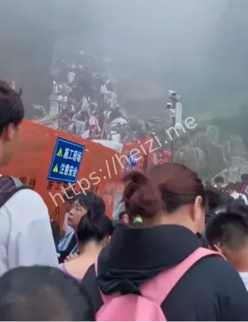 国庆景区日出人山人海挤不动