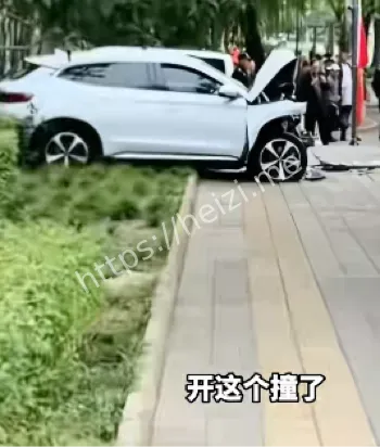 劳斯莱斯闪灵维修费百万