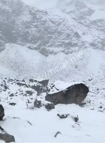 西藏珠峰东坡暴雪被困
