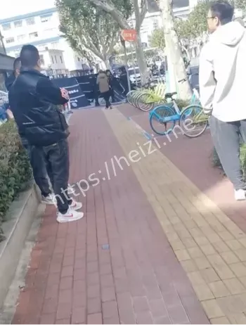 收件人丈夫持刀行凶