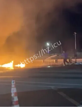 大通V90追尾挂车