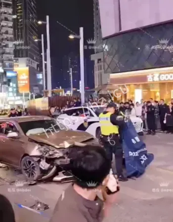 重庆观音桥车祸