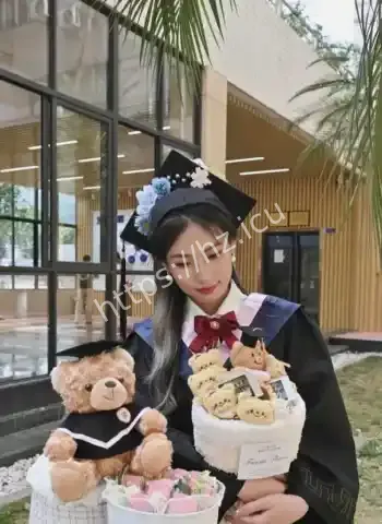 三亚高颜值美女