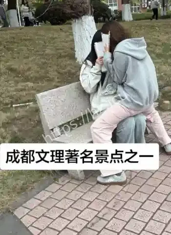 白嫩娇躯被渣男打到通红