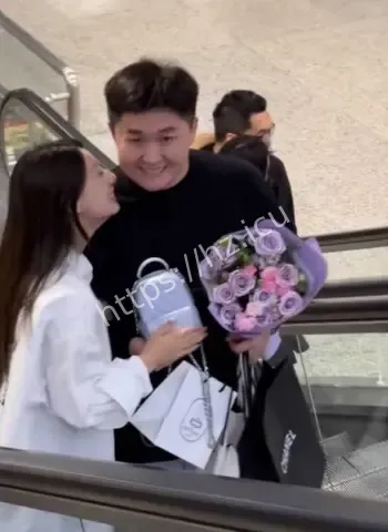 千万大V家暴小雪