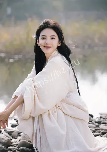 章若楠晒日常随拍灵动活泼