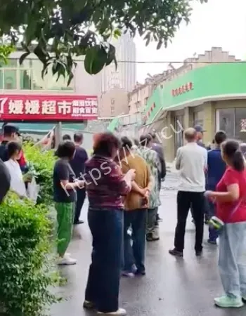 现场一片狼藉