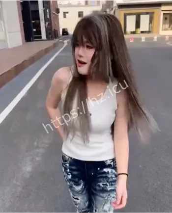 百万源精神小妹