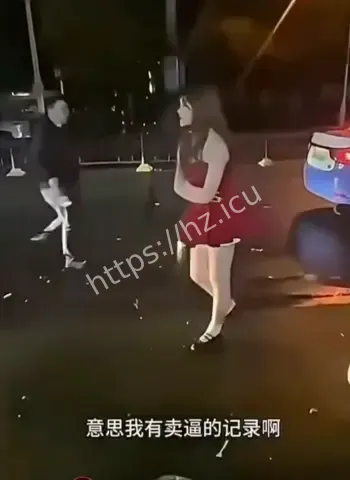 情侣街头吵架互撕黑料