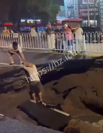 3辆轿车