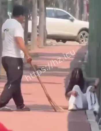 老公街头怒吼